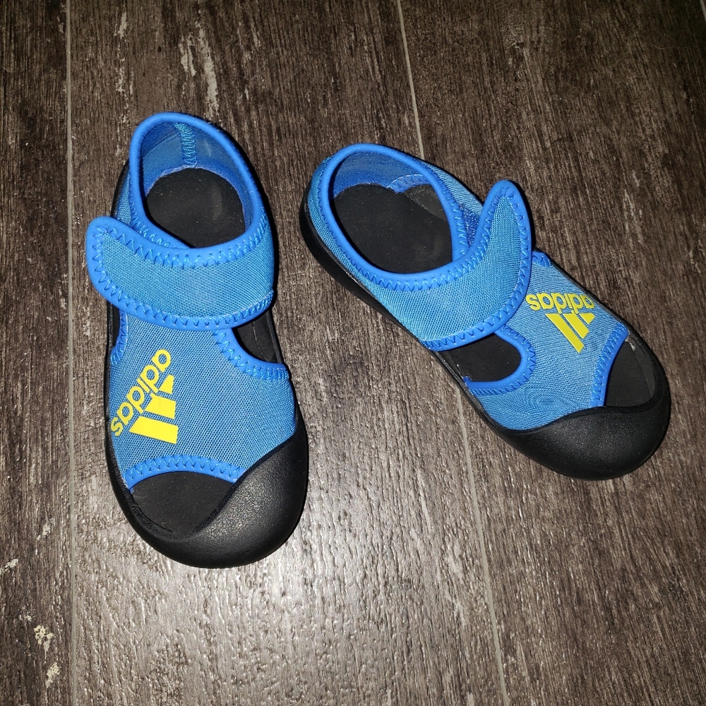 Little Boys Adidas blue Swim Shoes size 8 1/2